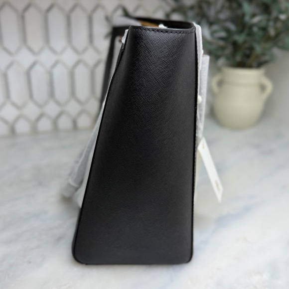 Tory Burch Robinson Large Saffiano Leather Tote Black NWT Dust Bag - Picture 6 of 17